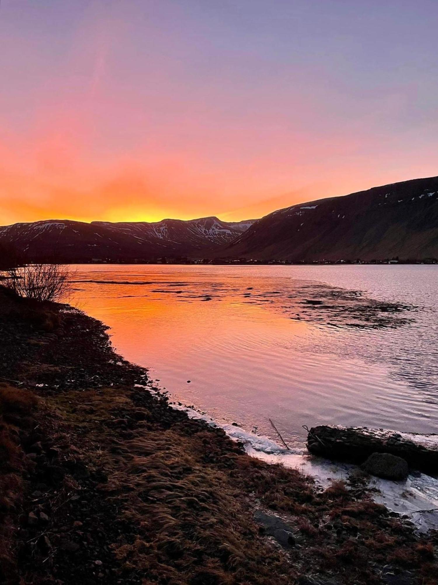 Cosy Lakeview Cabin 45 Minutes From Reykjavik Mosfellsbaer Ngoại thất bức ảnh